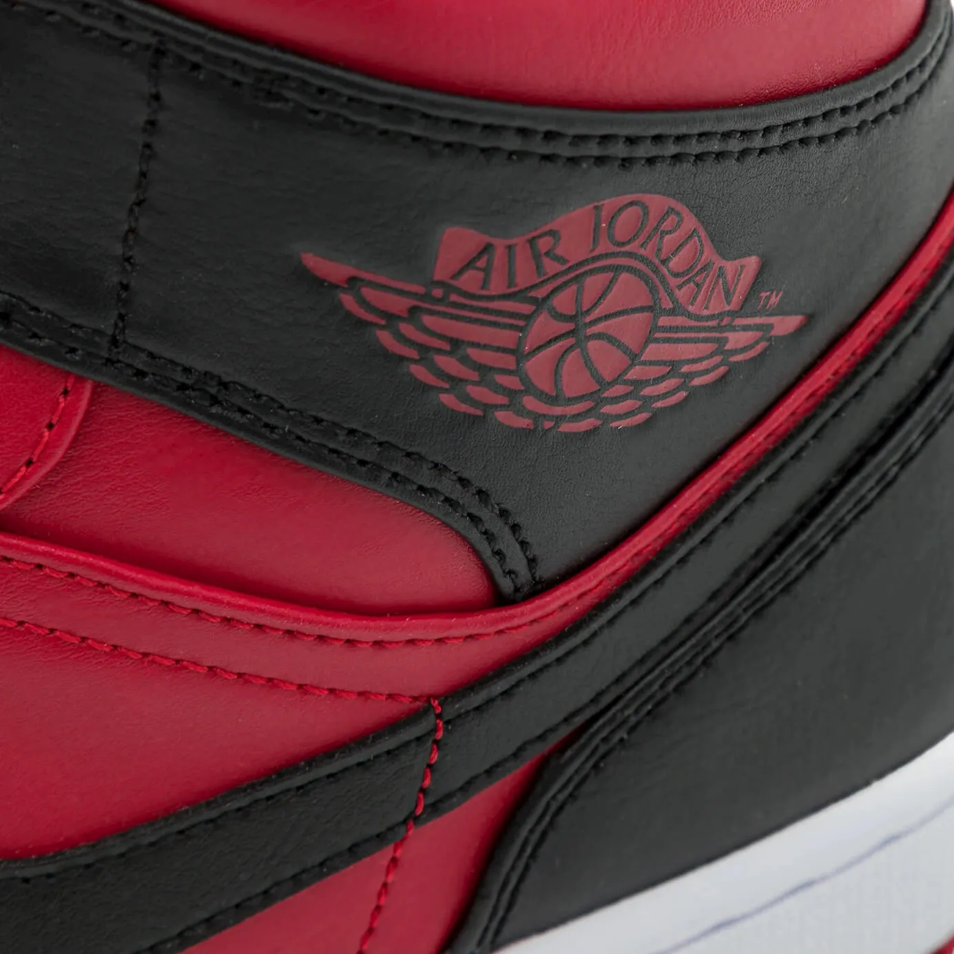 Nike Air Jordan 1 Mid, red