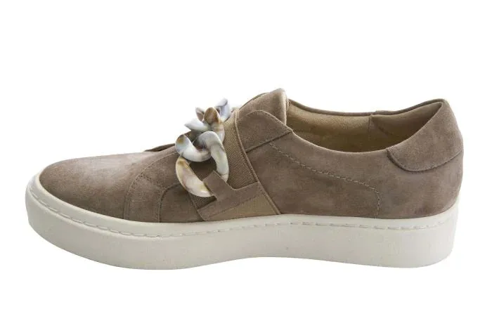 WOMEN'S VANELI YAZZ SNEAKER | TRUFFLE SUEDE